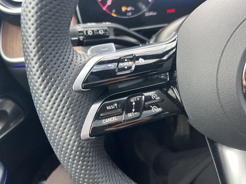 Certified 2025 Mercedes-Benz GLC 300 4MATIC image 18