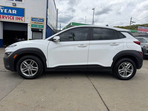 Used 2023 Hyundai Kona SE FWD image 8