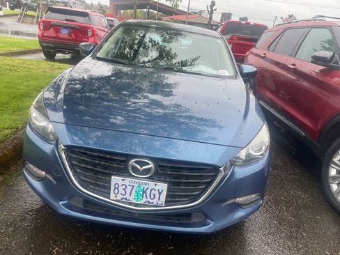 Used 2017 MAZDA MAZDA3 Sport image 2