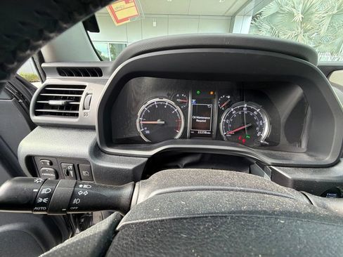 Used 2023 Toyota 4Runner Limited AWD/4WD image 8