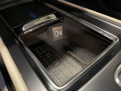 Used 2023 Lincoln Corsair Reserve w/ Equipment Group 201A image 13