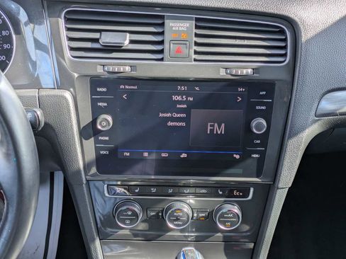 Used 2019 Volkswagen e-Golf SE w/ Driver Assistance Package FWD image 27