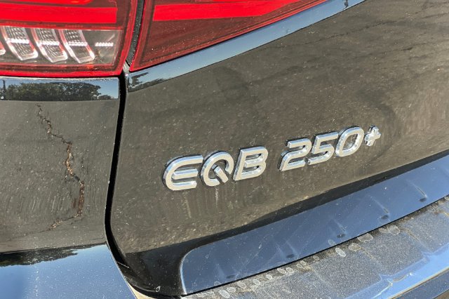Used 2023 Mercedes-Benz EQB 250+ w/ Exclusive Package image 33