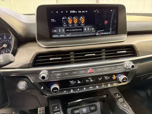 Used 2022 Kia Telluride SX w/ SX Prestige Package image 17