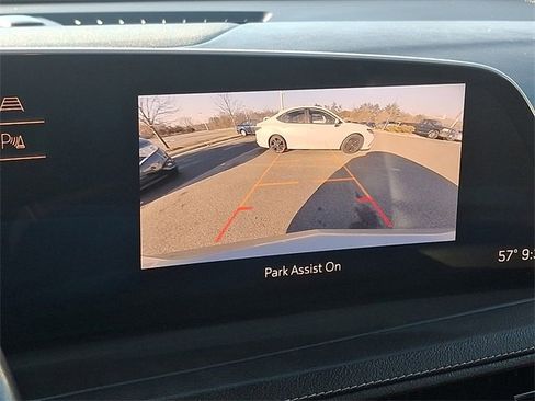 Used 2024 Cadillac XT4 Premium Luxury image 16