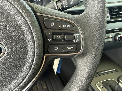 Used 2017 Kia Optima LX FWD image 16