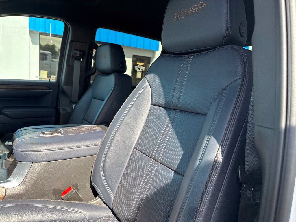 Used 2023 Chevrolet Silverado 1500 High Country AWD/4WD image 35
