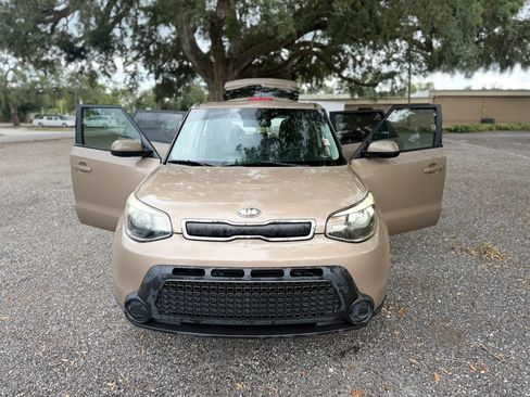 Used 2014 Kia Soul FWD image 2