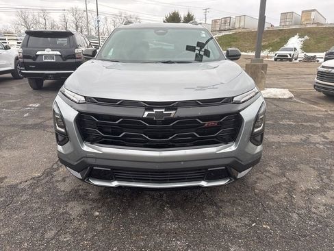 Used 2025 Chevrolet Equinox RS image 3