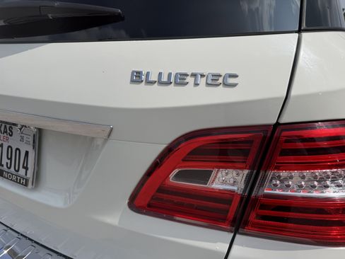 Used 2012 Mercedes-Benz ML 350 BlueTEC 4MATIC image 30