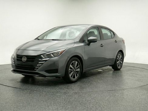 Used 2025 Nissan Versa SV FWD image 3