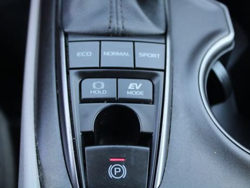 Used 2024 Toyota Camry SE FWD image 28