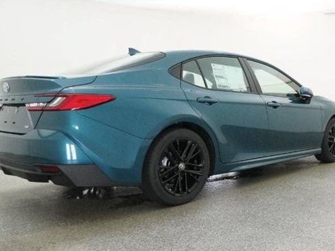 New 2026 Toyota Camry Hybrid FWD image 24