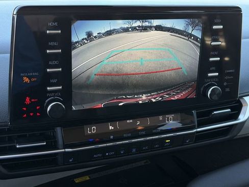 Certified 2023 Toyota Sienna XLE w/ XLE Plus Package image 18