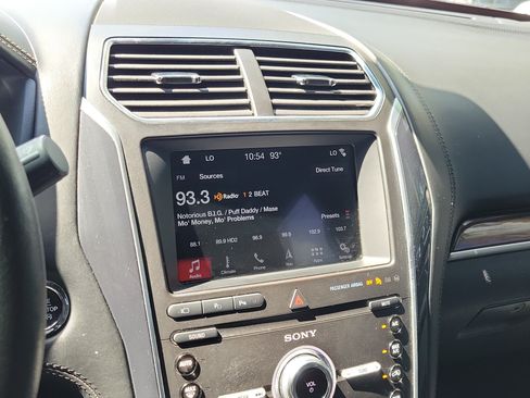 Used 2019 Ford Explorer Platinum AWD/4WD image 29