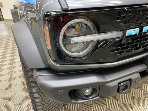 Used 2023 Ford Bronco Wildtrak image 3