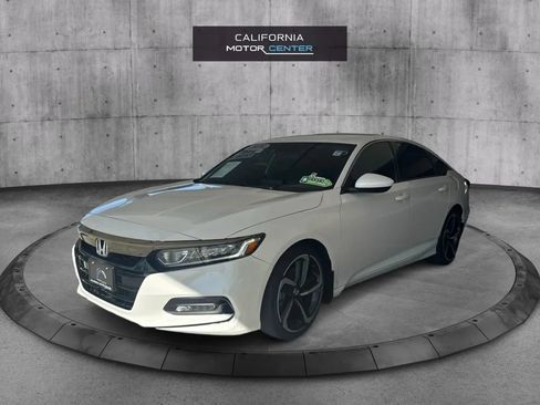 Used 2018 Honda Accord Sport image 3