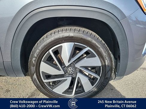 Certified 2024 Volkswagen Atlas SE image 18