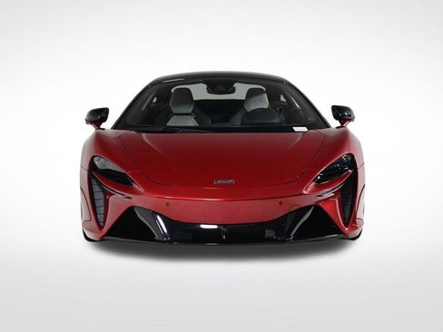 Used 2024 McLaren Artura image 8