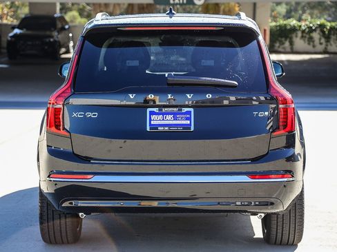 New 2026 Volvo XC90 T8 Ultra w/ Protection Package AWD/4WD image 7