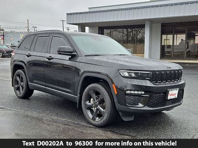 Used 2023 Jeep Grand Cherokee Limited w/ Black Appearance Package