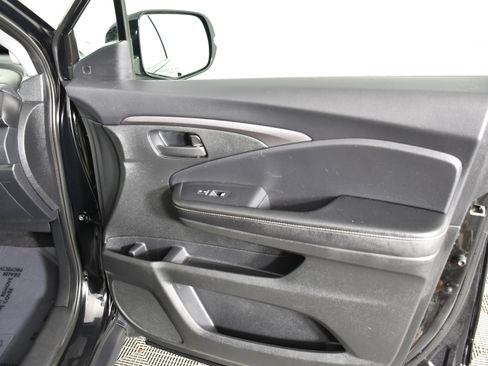 Certified 2025 Honda Ridgeline Sport image 40