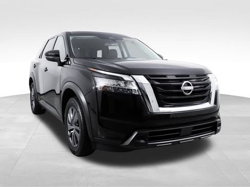 Used 2022 Nissan Pathfinder S FWD image 11