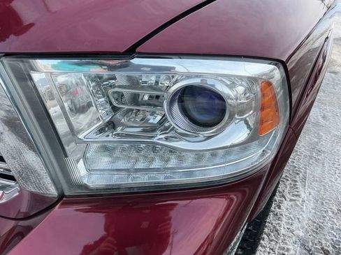 Used 2018 RAM 1500 Laramie w/ Convenience Group image 17