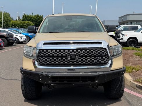 Used 2019 Toyota Tundra SR5 w/ SR5 Upgrade Package AWD/4WD image 3