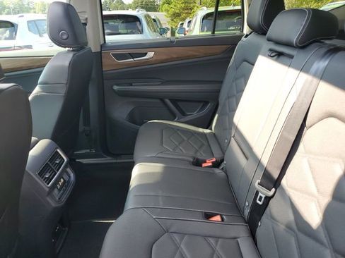New 2026 Volkswagen Atlas SE image 11
