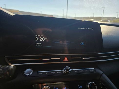 Used 2023 Hyundai Elantra SEL w/ Convenience Package image 26