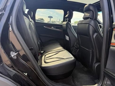 Used 2018 Lincoln MKX Reserve w/ Driver Assistance Package AWD/4WD image 13