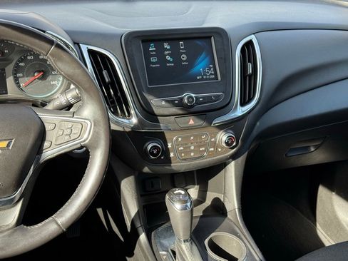 Used 2018 Chevrolet Equinox LT image 23