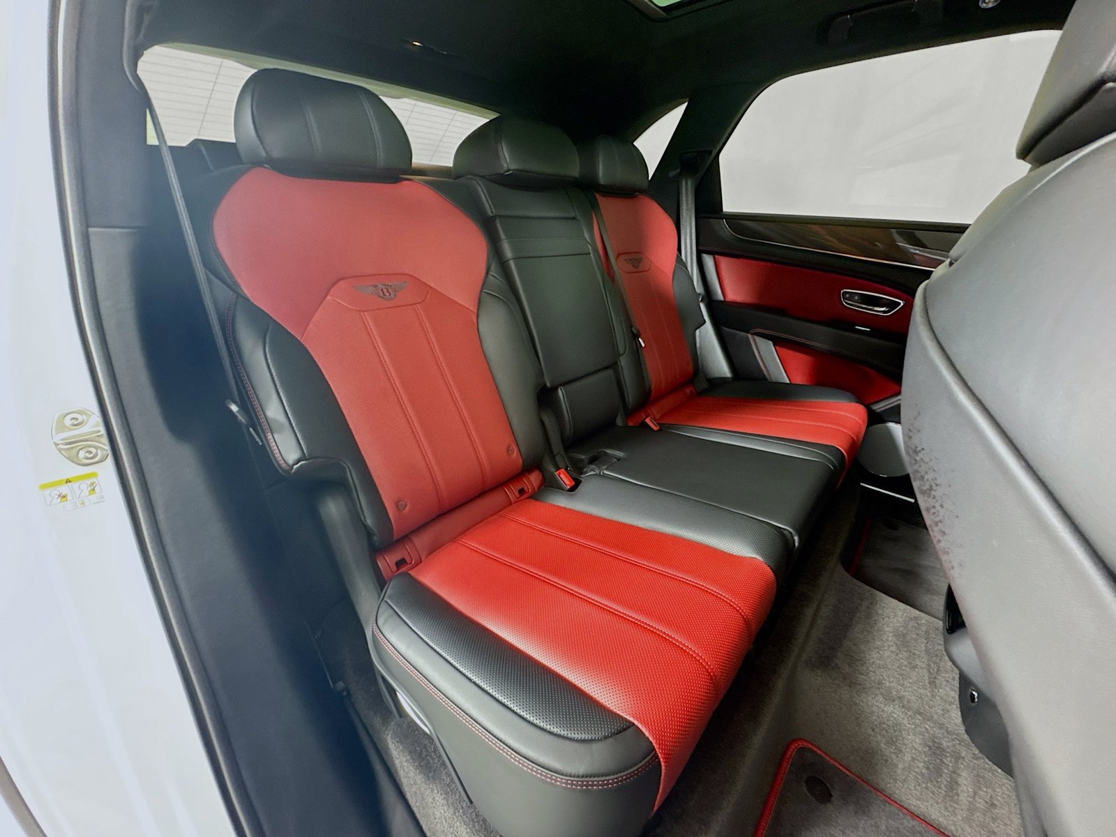 Used 2026 Bentley Bentayga AWD/4WD image 27
