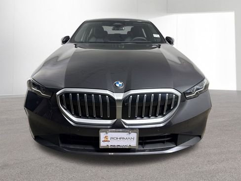 Used 2025 BMW 530i xDrive image 25