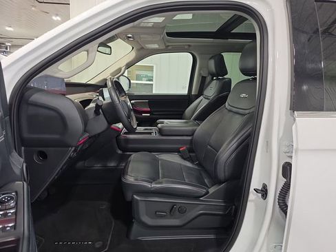 Used 2025 Ford Expedition Max Platinum AWD/4WD image 22