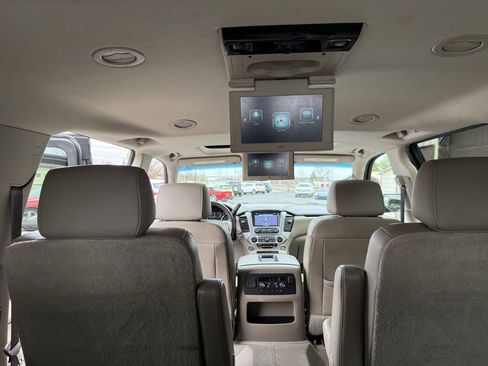 Used 2019 GMC Yukon XL SLT w/ Premium Edition AWD/4WD image 31