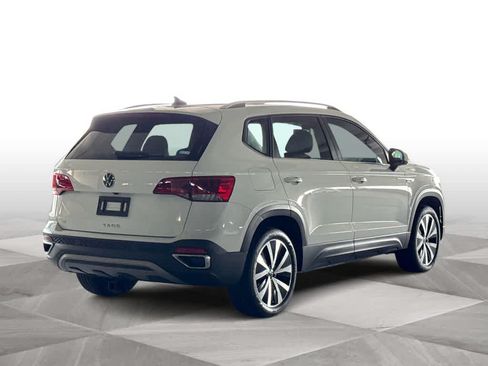 Certified 2023 Volkswagen Taos SE FWD image 8