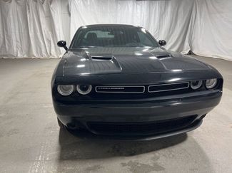 Used 2022 Dodge Challenger SXT video 2