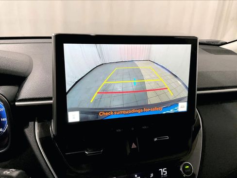 Used 2026 Toyota Corolla Cross XLE w/ Convenience Package image 19