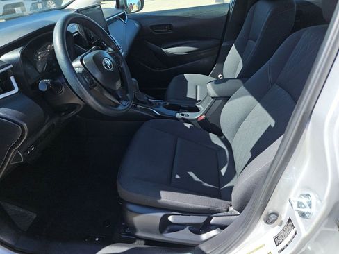 Used 2025 Toyota Corolla LE image 11