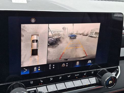 Used 2023 Chevrolet Colorado Z71 w/ Z71 Convenience Package 2 image 7