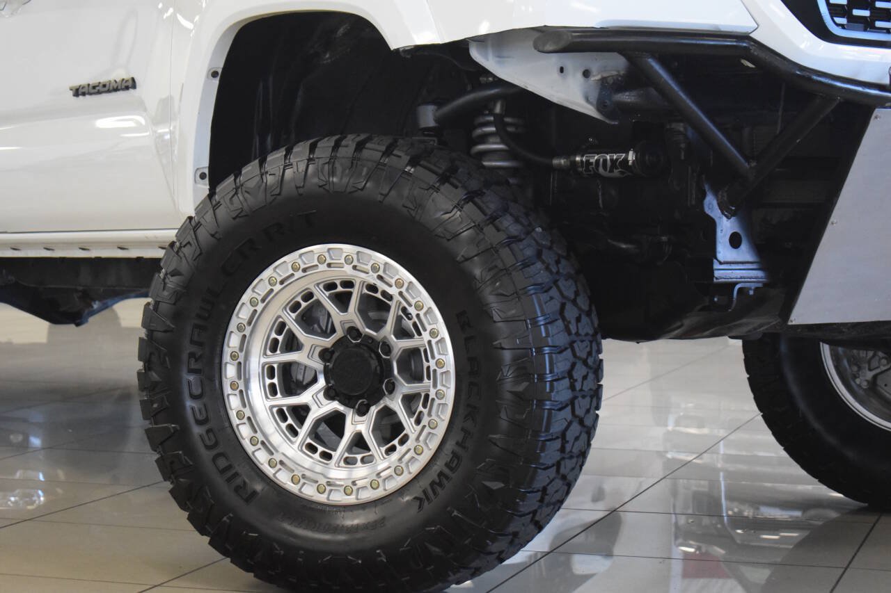 Used 2017 Toyota Tacoma SR5 RWD image 10