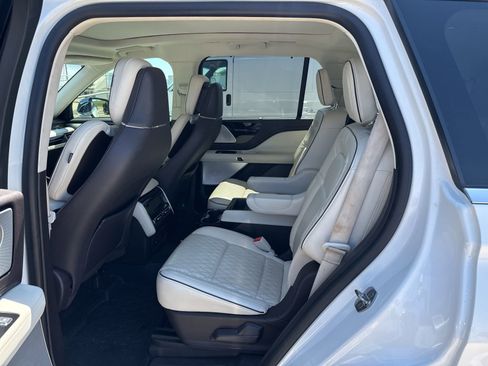 Used 2021 Lincoln Aviator Black Label w/ Dynamic Handling Package image 9