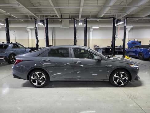 Certified 2023 Hyundai Elantra SEL w/ Convenience Package image 8