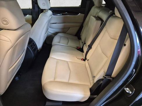 Used 2018 Cadillac XT5 AWD image 21