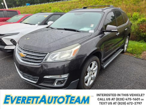 Used 2016 Chevrolet Traverse LT w/ Style and Technology Package FWD image 1