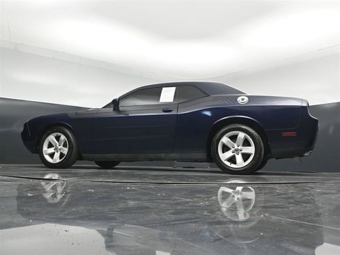 Used 2013 Dodge Challenger SXT RWD image 32