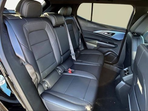 New 2026 Chevrolet Equinox EV LT image 12