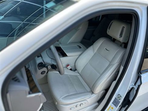 Used 2023 Cadillac Escalade ESV Sport Platinum w/ LPO, ONYX Package AWD/4WD image 12